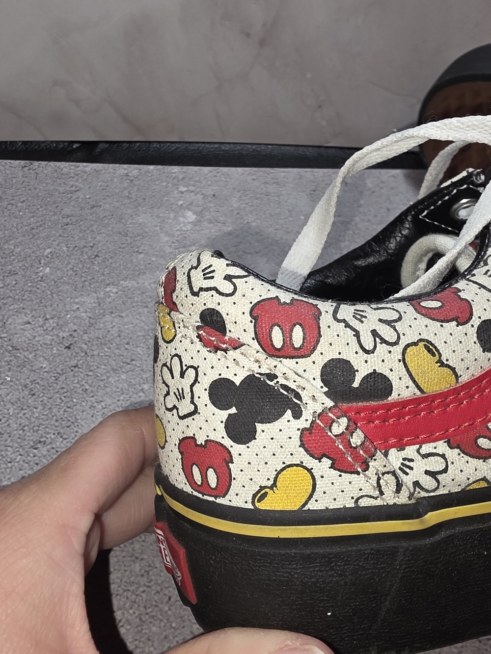 Custom Vans X Disney Womens Sz.8 - Picture 6 of 15